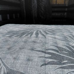 Brand New King Size Sealy Mattress Included Boxspring.