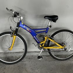 Mountain Bike Giant With Shock Absorbers 