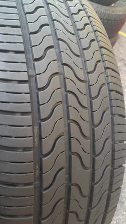 Set of 4 matching tires Firestone almost new size 215/65R16