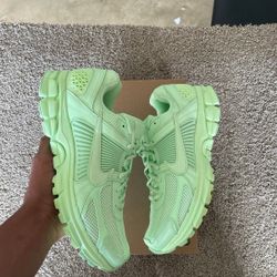 Pistachio Vomeros Size 10