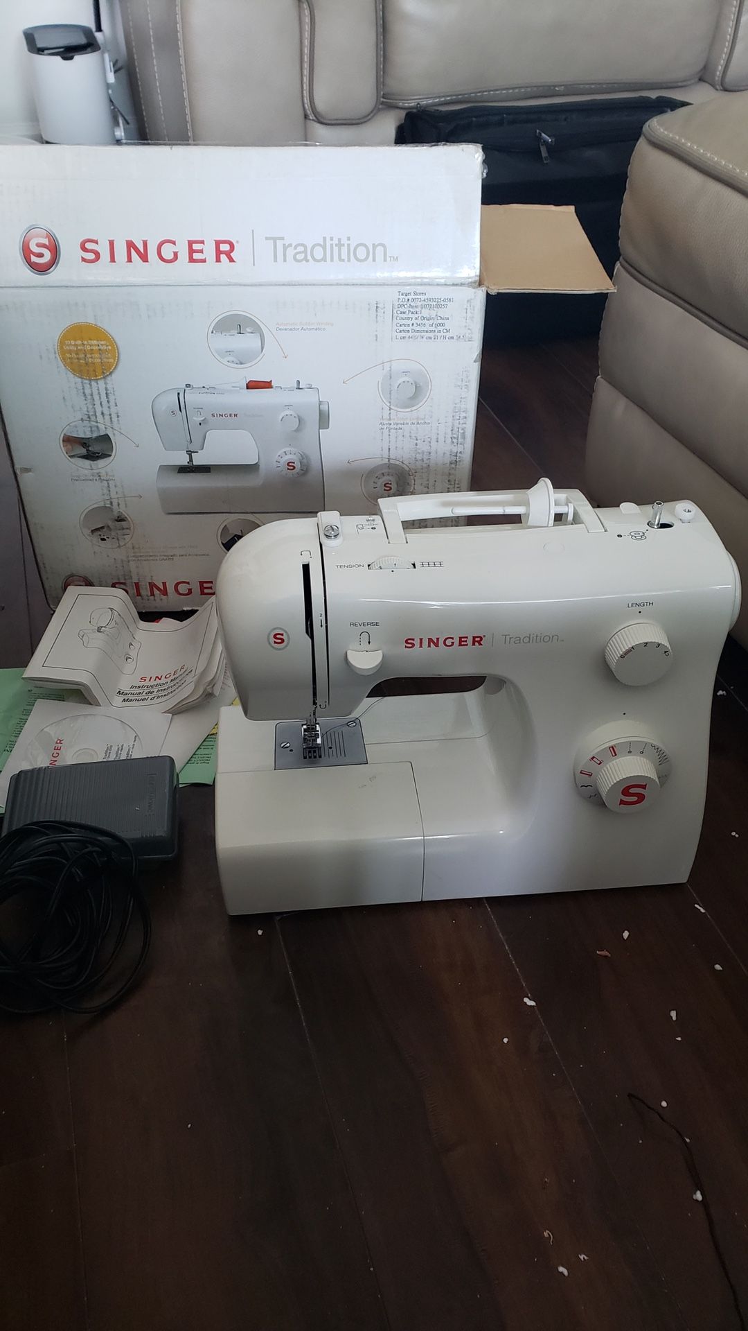 Singer 2250 Sewing Machine Barely Used