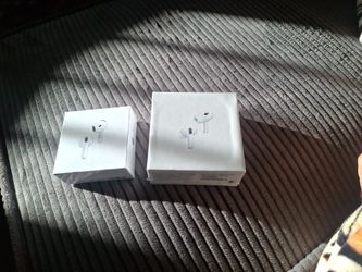 Airpods 2nd @ 4nd