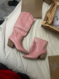 https://offerup.com/redirect/?o=TWkuaW0= boots / botas de mujer pink