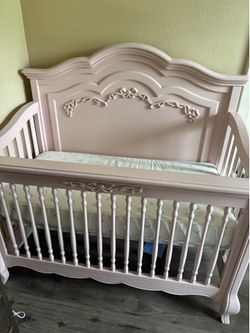 Evolur Aurora Crib pink