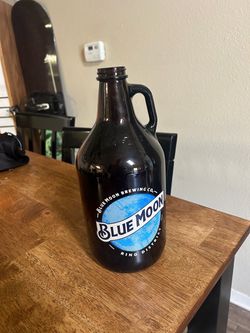 Glass jug