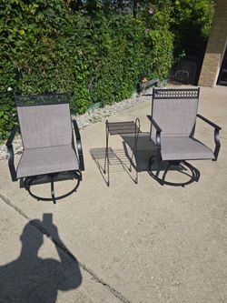 Outdoor Patio Swivel Chairs Set of 2