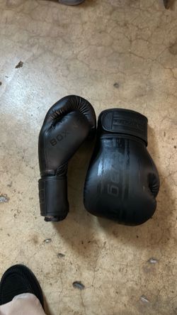 Boxing gloves