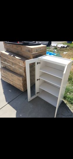 Kit hen Shaker cabinets