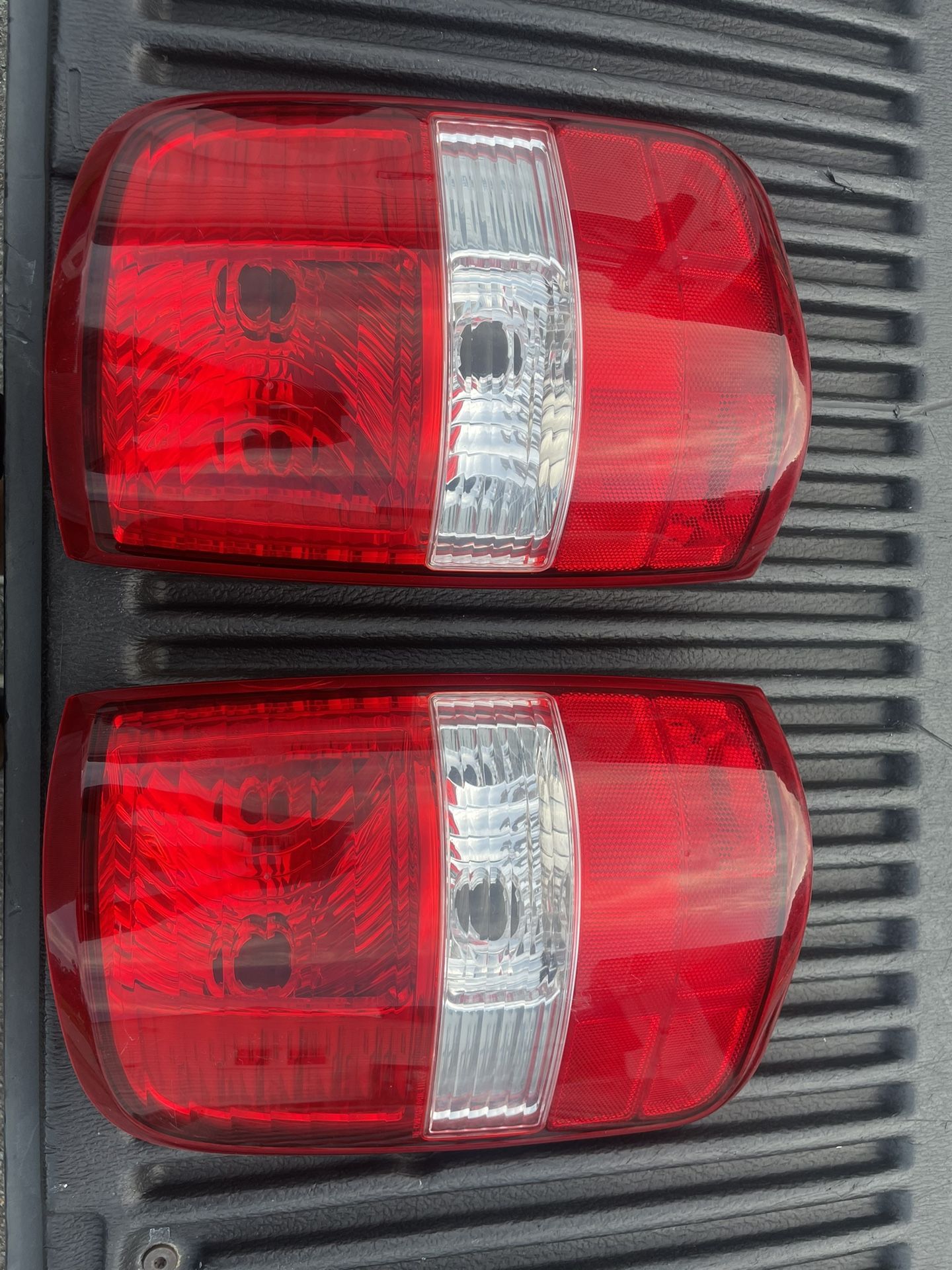 2004-2008 Ford F150 Stock Tail Lights