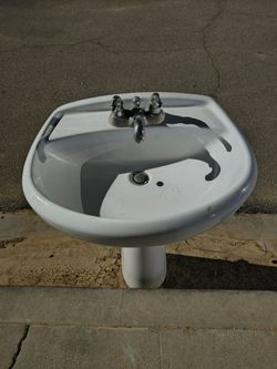Sink peddle stool