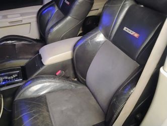 SRT 8 SEATS