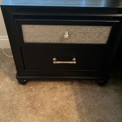 Queen Size Bedroom Set For Sale