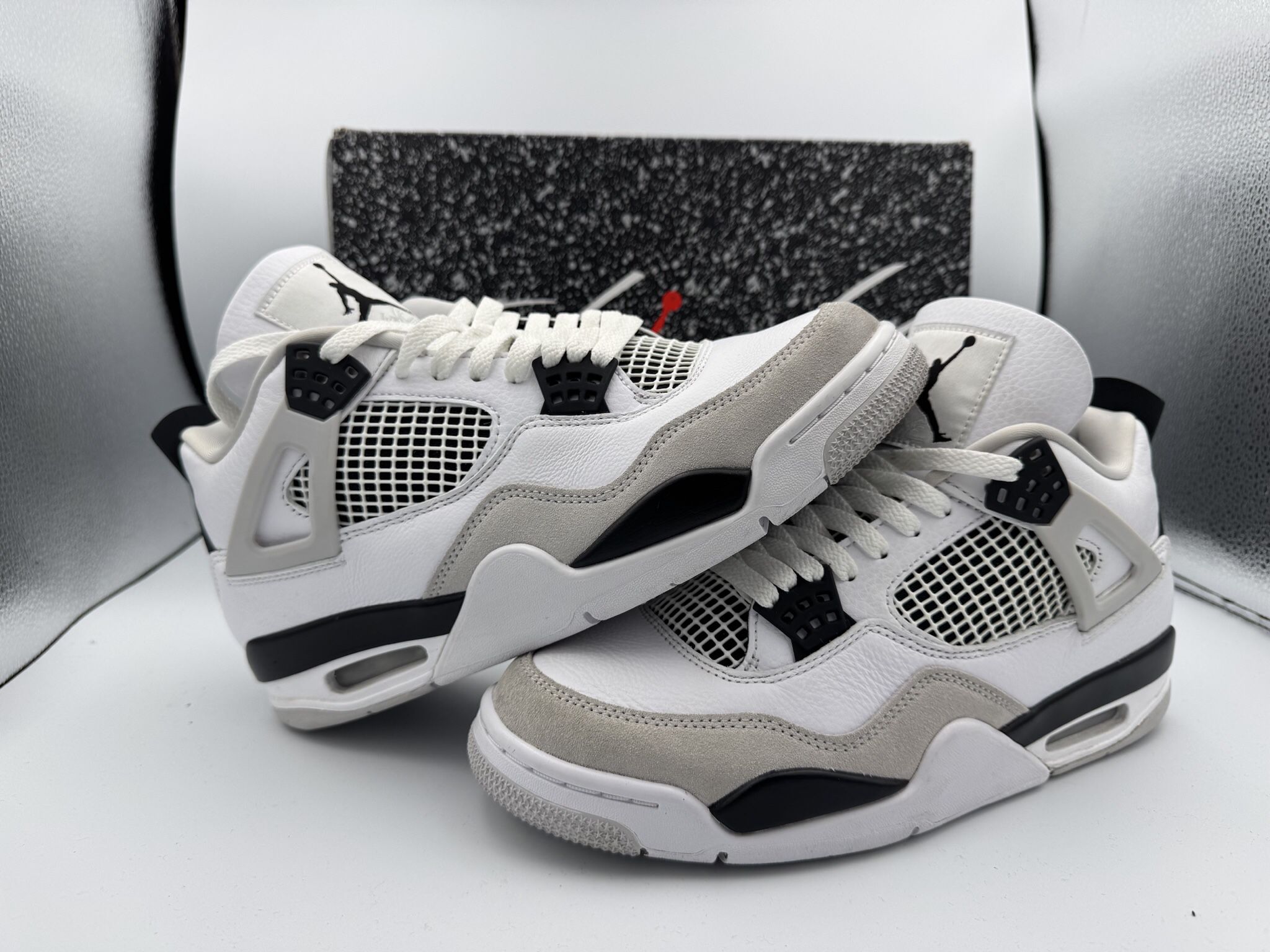 PREOWNED Jordan 4 Military Black Size 8.5M/10W