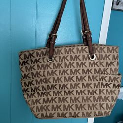 Large Authentic Like New Michael Kors From Macys Excellent Condition 