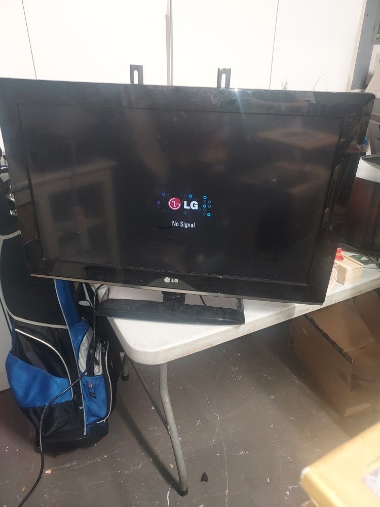 LG 32" TV MODEL 32LD350-UB