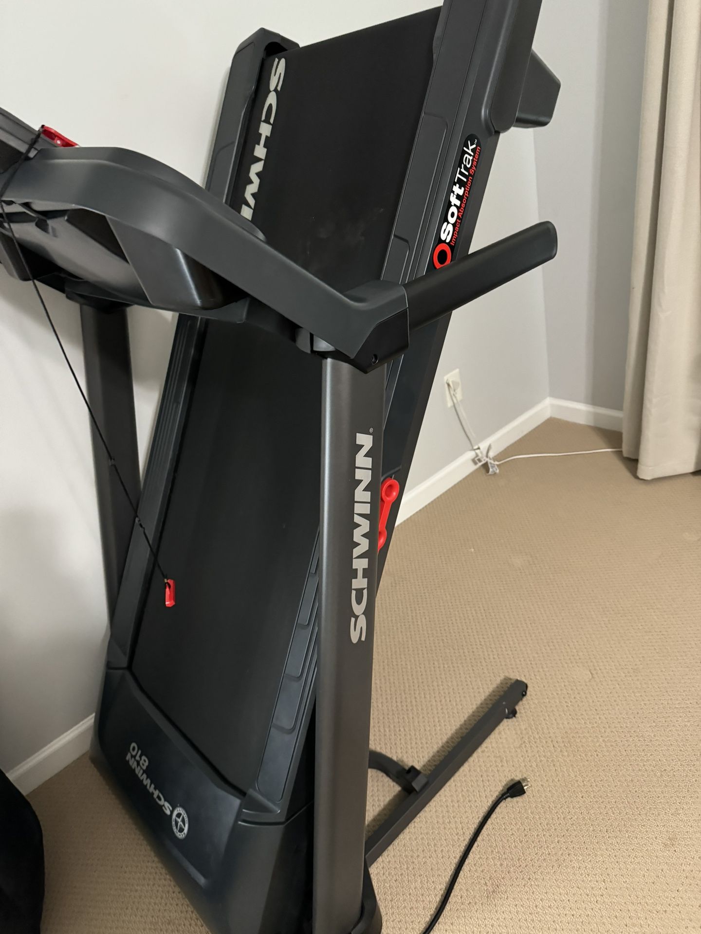 Schwinn 810 Treadmill