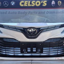 2018-2020 TOYOTA CAMRY LE, XLE FRONT BUMPER/UPPER AND LOWER GRILLE/EMBLEM/SENSOR 
