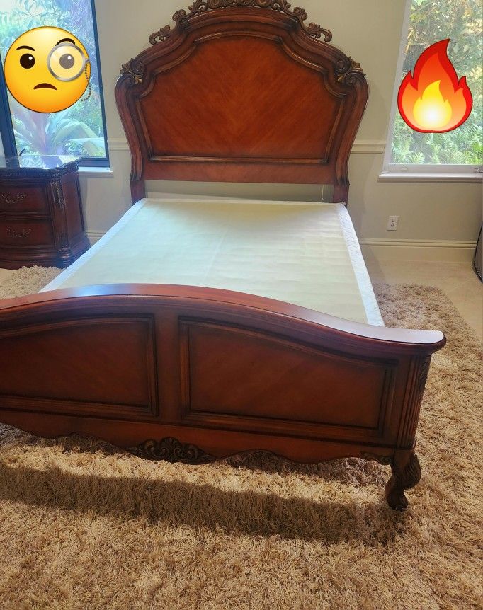 Full Size Bed 