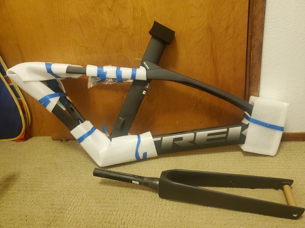 50cm Trek Madone SLR Frameset With Approx 54 Top Tube