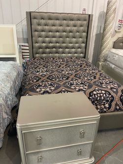 Queen bedroom set