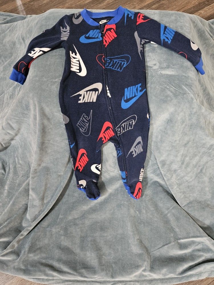 Boy Nike 6 To 9 Months Never Worn
