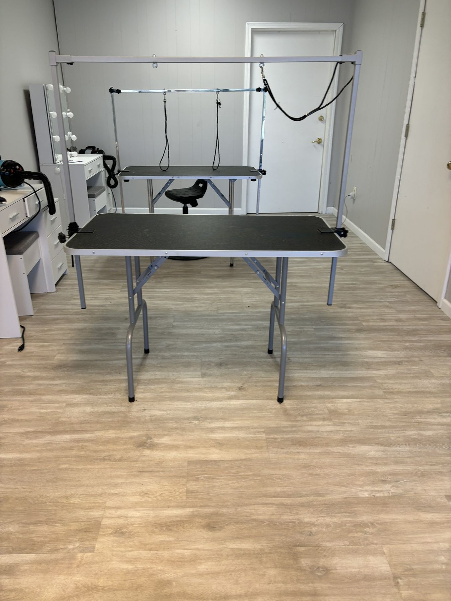 Grooming Table