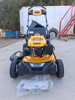 Dewalt 196cc commercial engine self propelled lawn mower