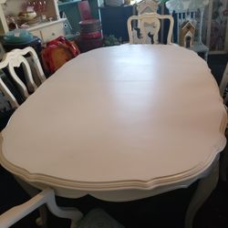 ANTIQUE WHITE REFINISHED OAK TABLE AND CHAIR SET.