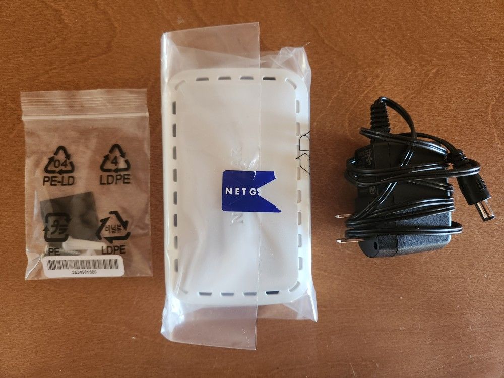 NETGEAR 5 port ethernet switch Gigabit GS605v5 