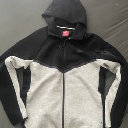 Nike Tech