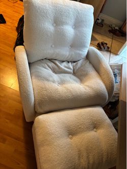 Cute lounge chair