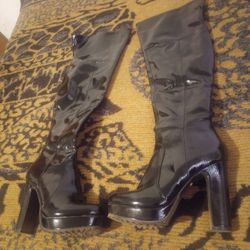 Woman's Thalia Sodi Black Boots Size 7.5