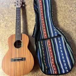 Makai Ukulele With Backpack Case