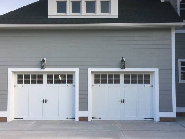 9x7 New Carriage Overlay Garage Door With Windows For Sale In Noblesville In Offerup