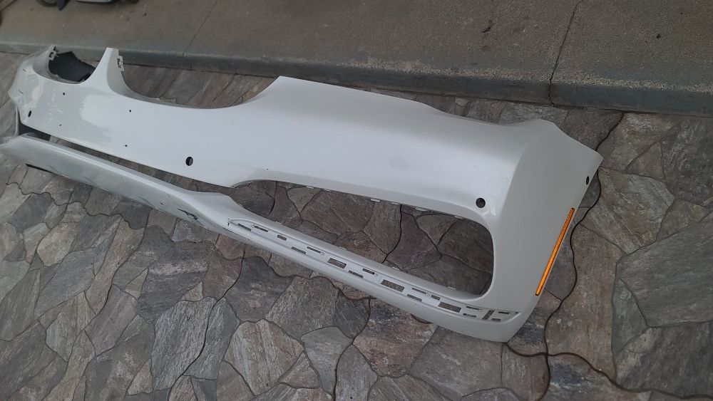 2017 - 2019 BMW 7 SERIES FRONT BUMPER COVER XDRIVE BASE HOLE SENSORS GENUINE USED OEM.  Y1