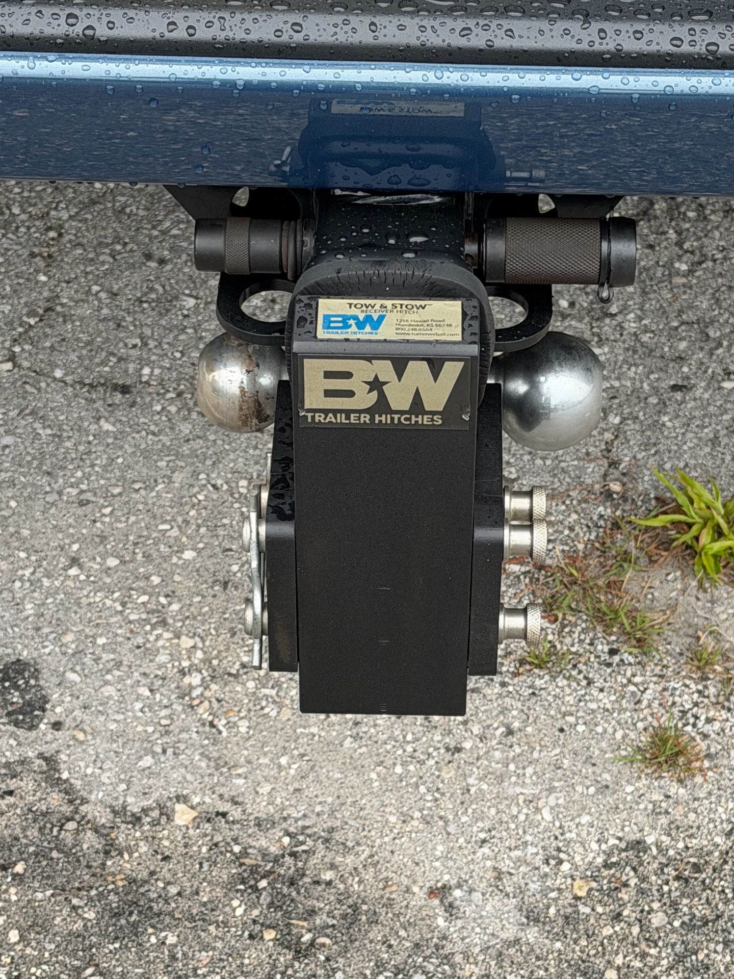 B&W Tow & Stow Trailer Hitch