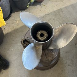 Propeller  Peach#19  Yamaha 200 Hp