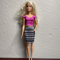 Barbie & Ken Fashionistas Doll - Barbie 