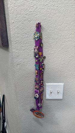 Disney pins