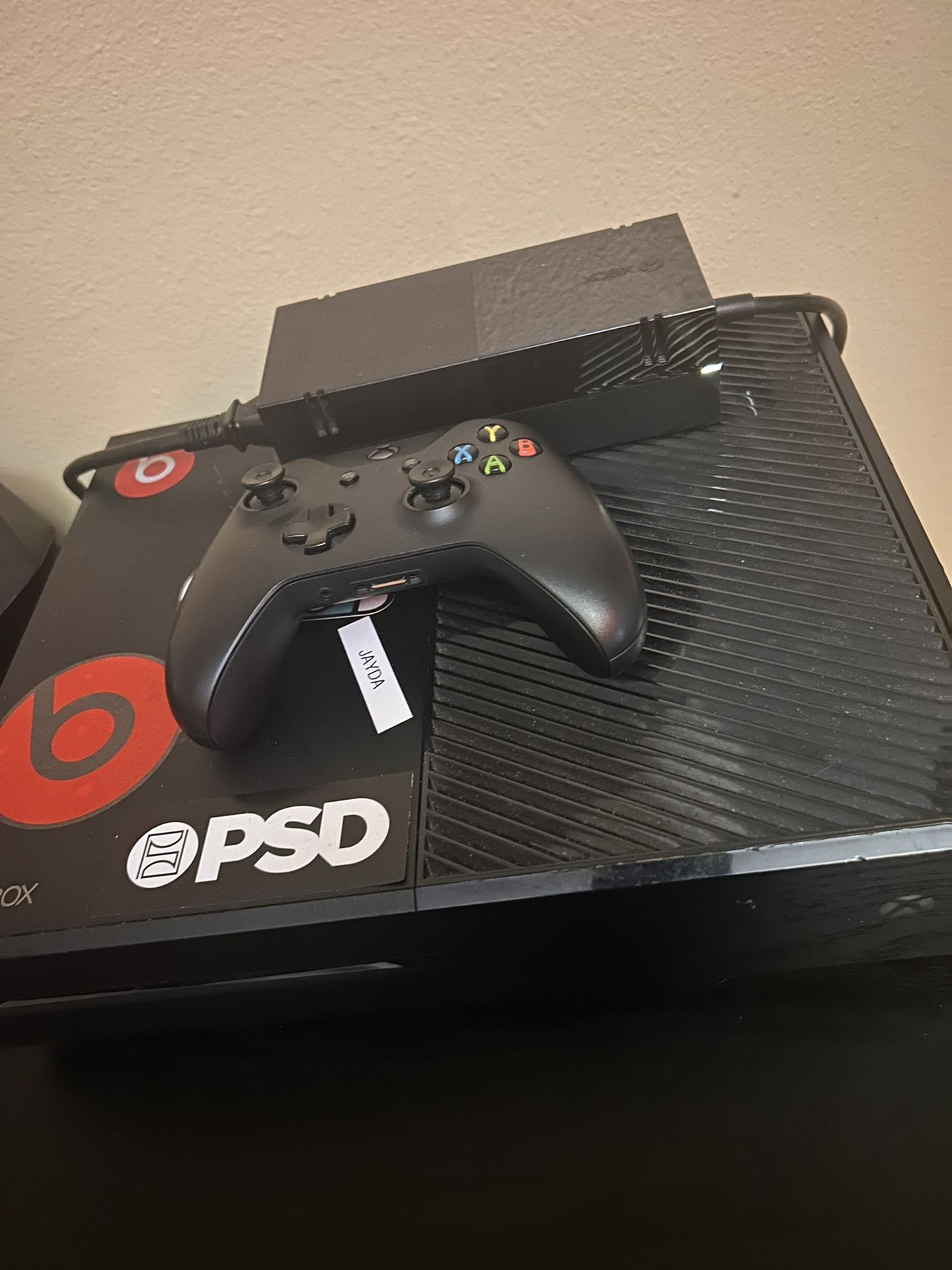 Xbox 1 Console + Controller