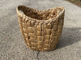 Natural Water Hyacinth Braided Basket / Decorative Storage Basket