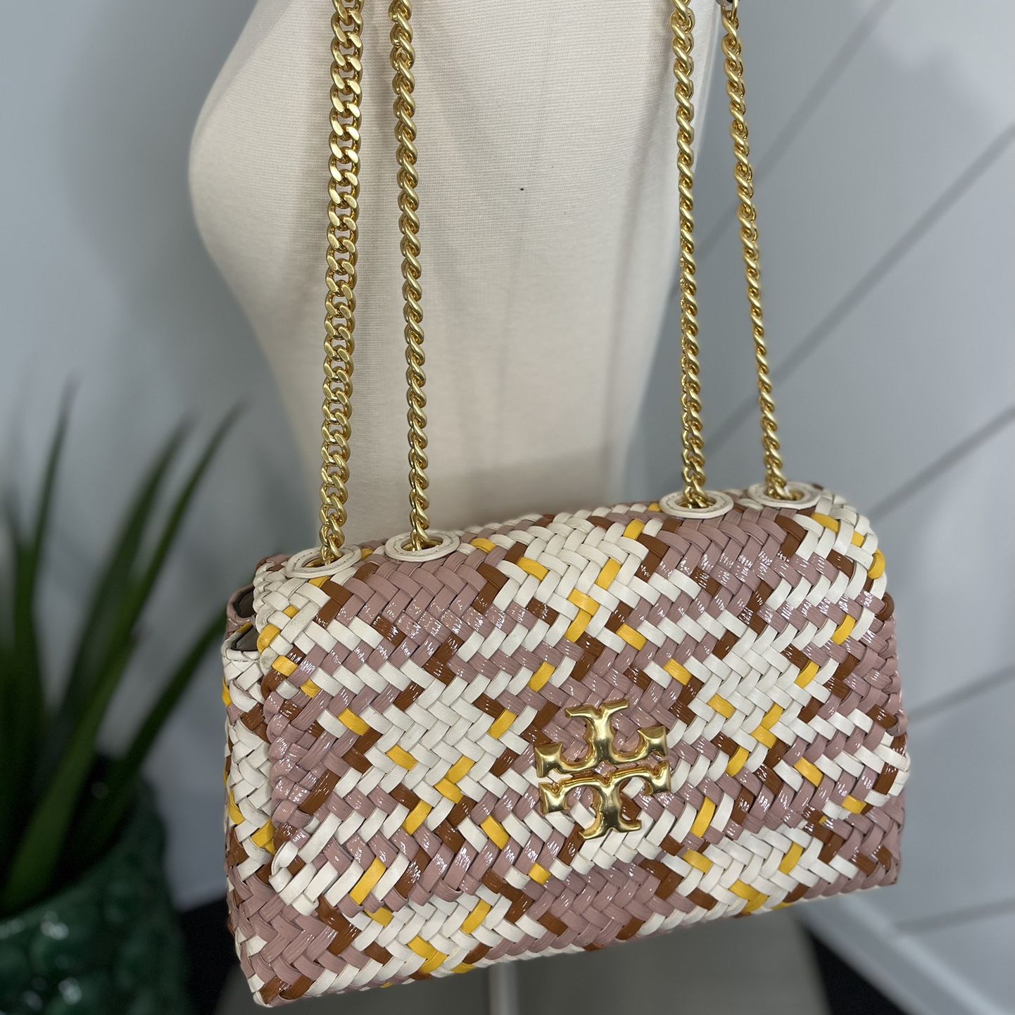 Tory Burch - Kira Woven Small Convertible Shoulder Bag for Sale in Boca  Raton, FL - OfferUp