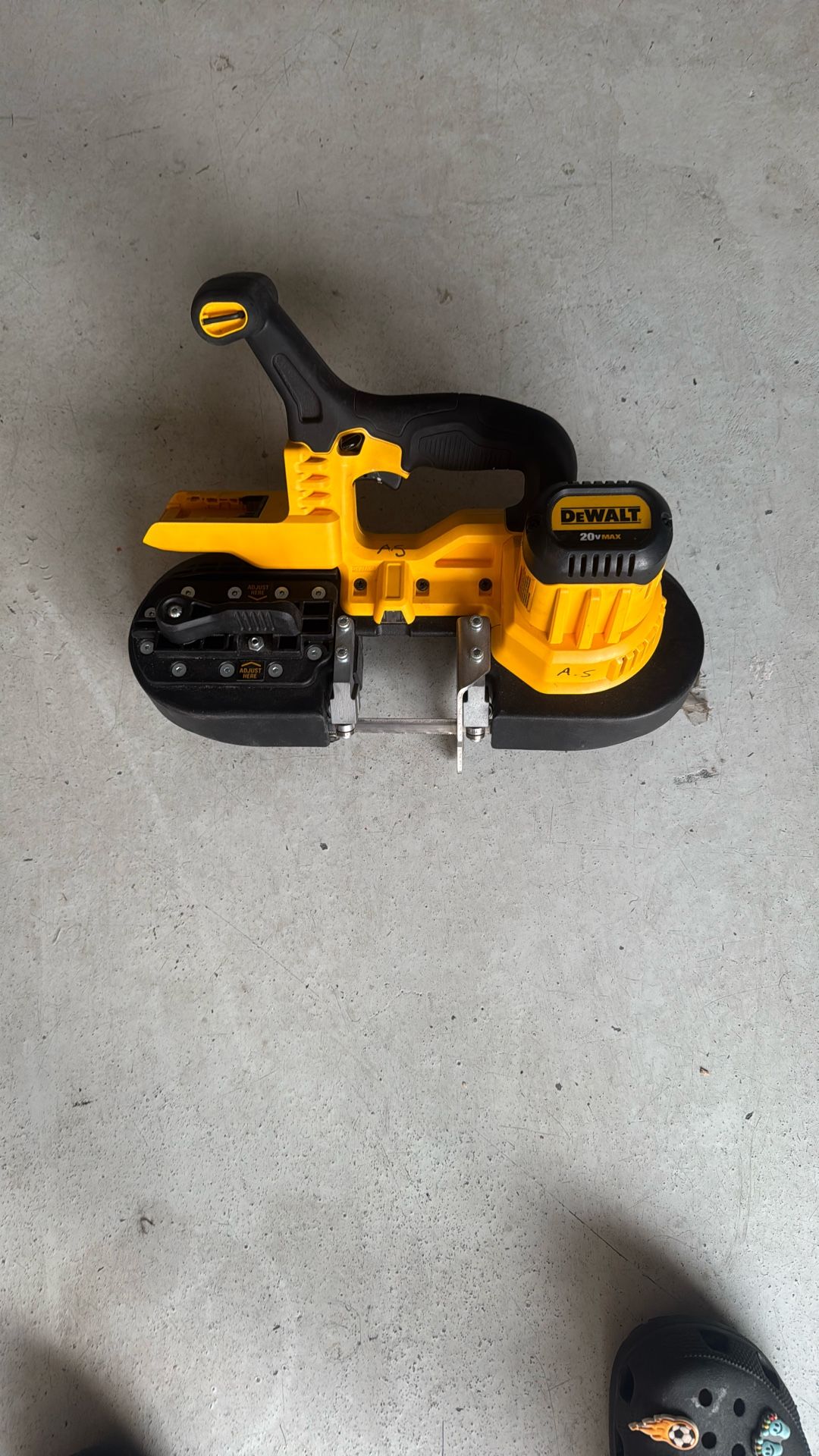 DEWALT - DCS371 20V Portable Band Saw