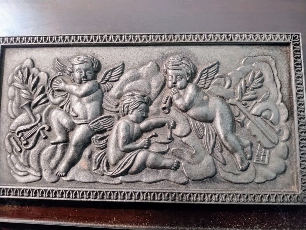 Vintage Bas relief plaster Musical Cherubs
wall hanger 3 dimensional 16.75 by 9.30 inches