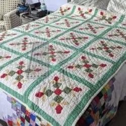 Antique Quilt - Hand Applique and Hand Quilted