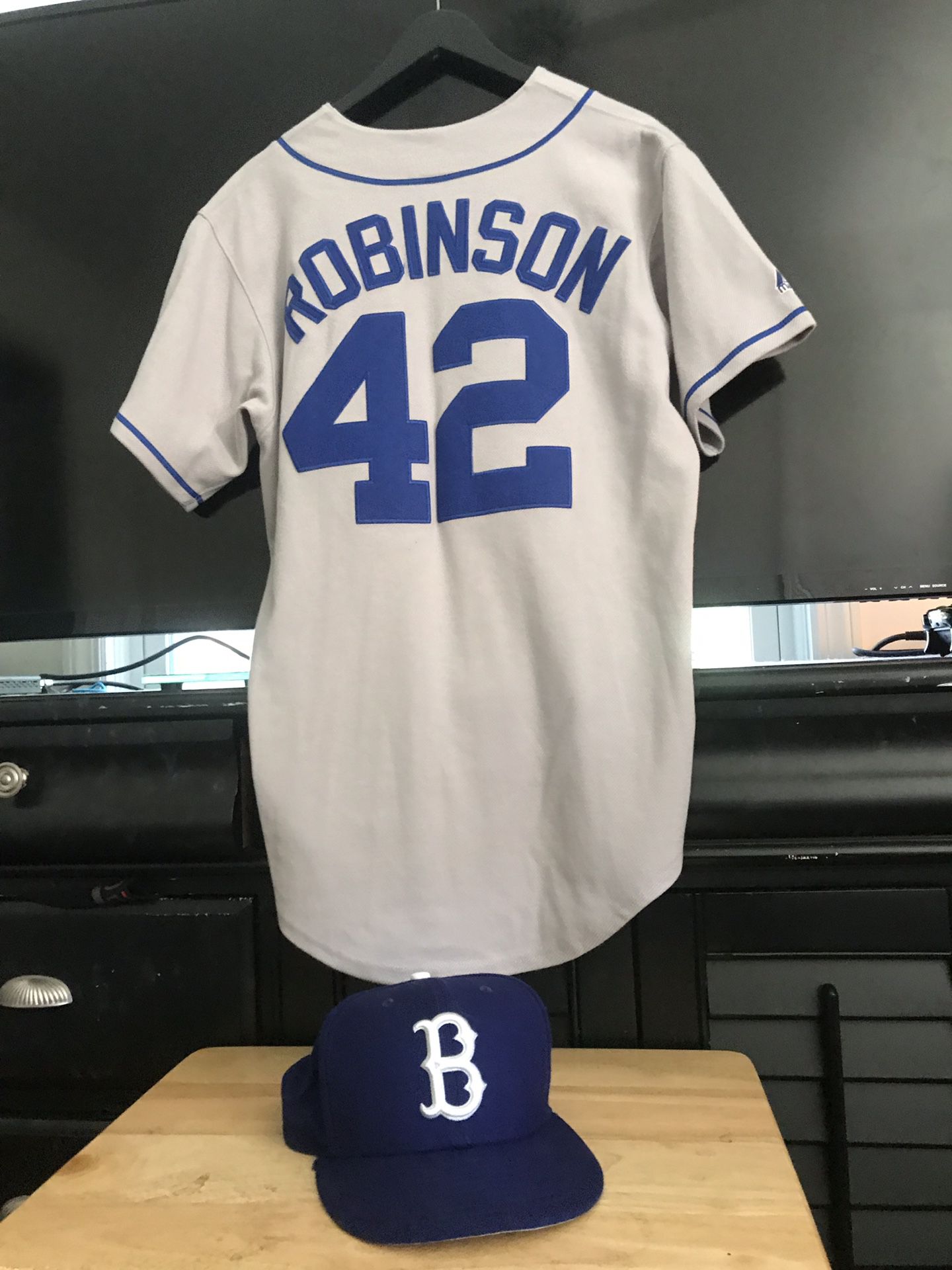 Jackie Robinson Jersey and Throwback Fitted Cap