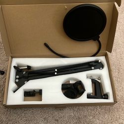 Blue Microphone and Accessories for streaming