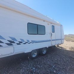 2000 WEEKEND WARRIOR TOY HAULER - $7,800 (SOUTHEAST VALLEY)