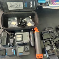 📷 GoPro HERO10 Black + Accessories + 256GB SD Card – Excellent Condition