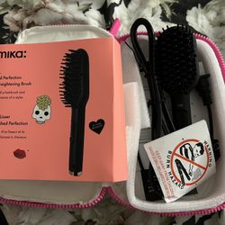 Brand New Amika Polished Perfection Mini Straightening Brush - PICKUP IN AIEA - I DON’T DELIVER 